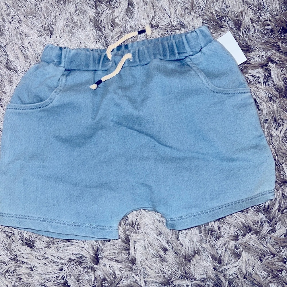Peek infant shorts (12-18M)